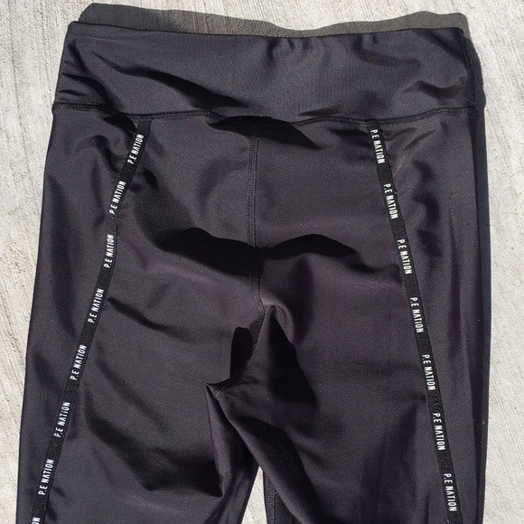 P.E Nation Open Stroke legging - Picture 13 of 16